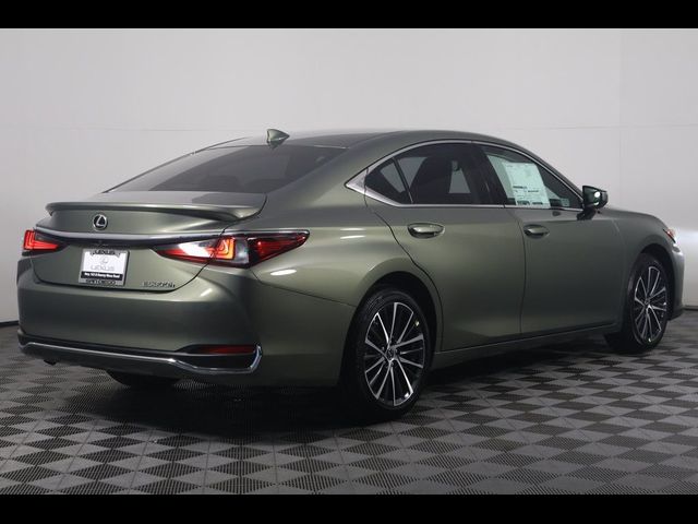 2025 Lexus ES 300h