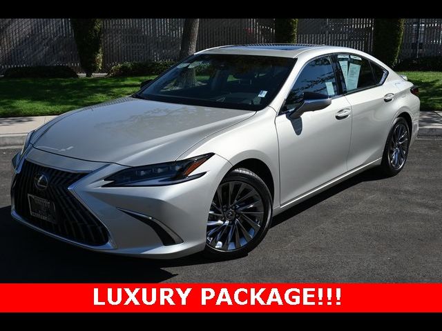 2025 Lexus ES 300h Luxury