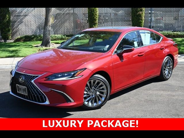 2025 Lexus ES 300h Luxury