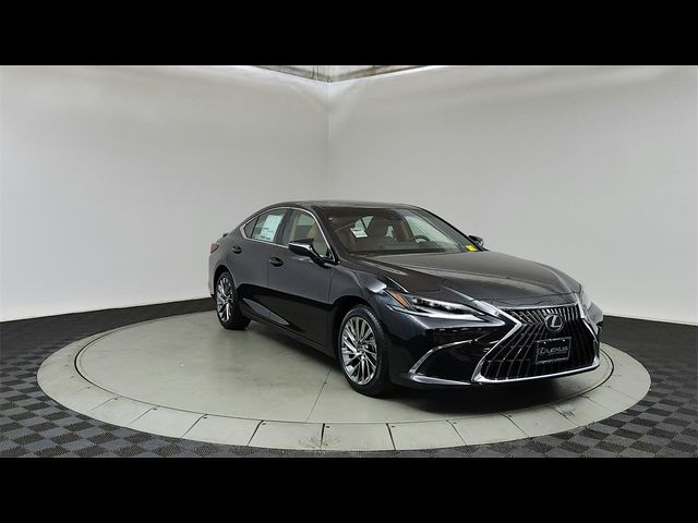 2025 Lexus ES 300h Luxury