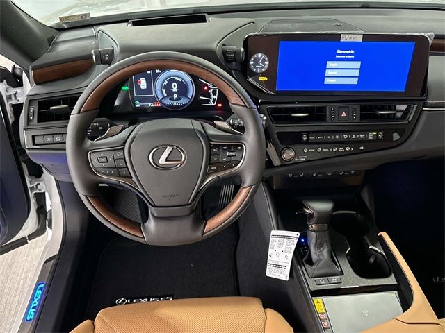 2025 Lexus ES 300h Luxury