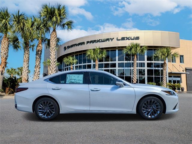 2025 Lexus ES 300h Luxury