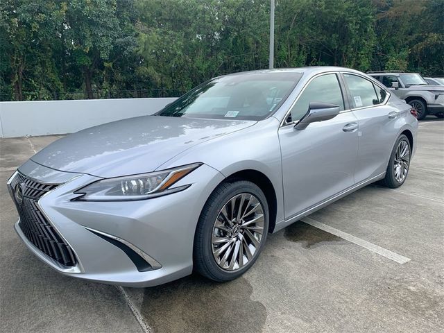 2025 Lexus ES 300h Luxury