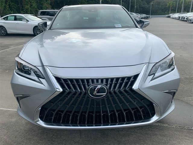 2025 Lexus ES 300h Luxury