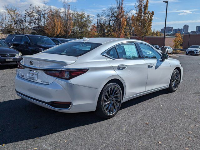 2025 Lexus ES 300h Luxury