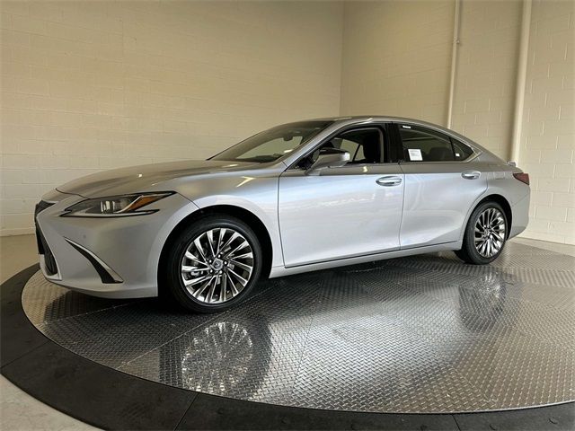 2025 Lexus ES 300h Luxury