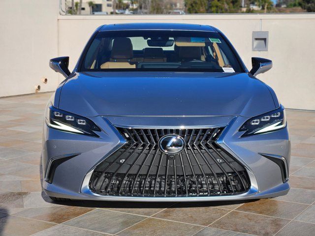 2025 Lexus ES 300h Luxury