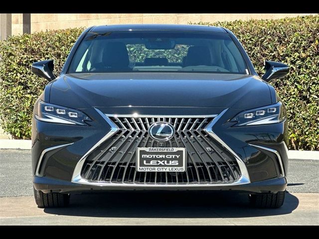 2025 Lexus ES 300h Luxury