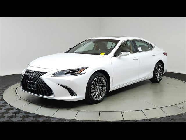 2025 Lexus ES 300h Luxury