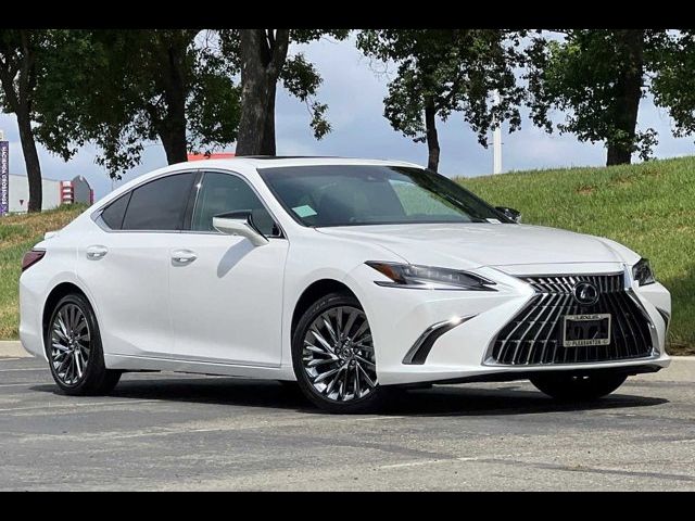 2025 Lexus ES 300h Luxury