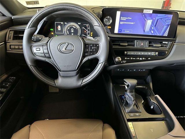 2025 Lexus ES 300h Luxury