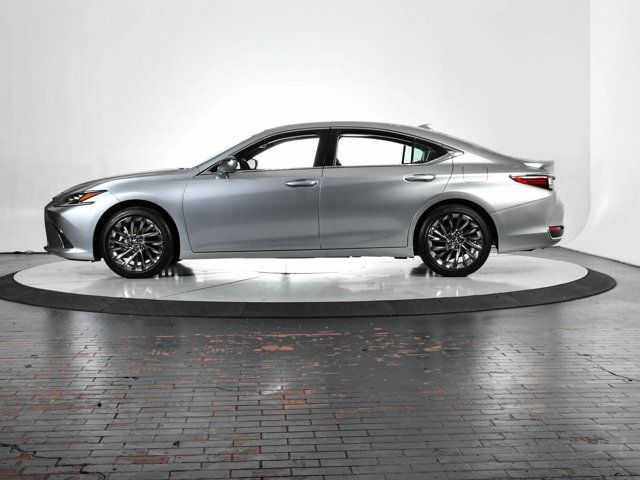 2025 Lexus ES 300h Luxury