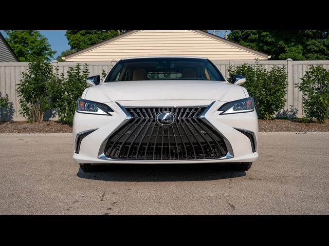 2025 Lexus ES 300h Luxury