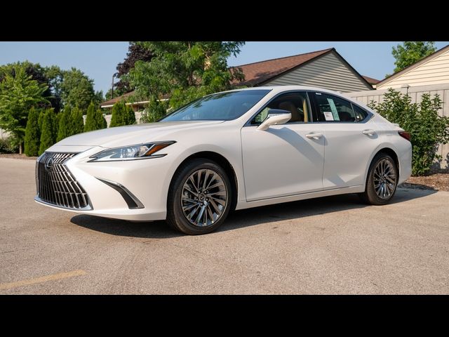 2025 Lexus ES 300h Luxury