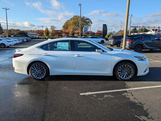 2025 Lexus ES 300h Luxury