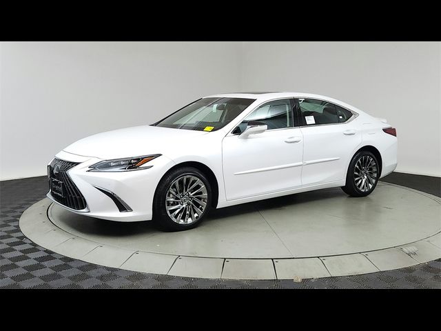 2025 Lexus ES 300h Luxury