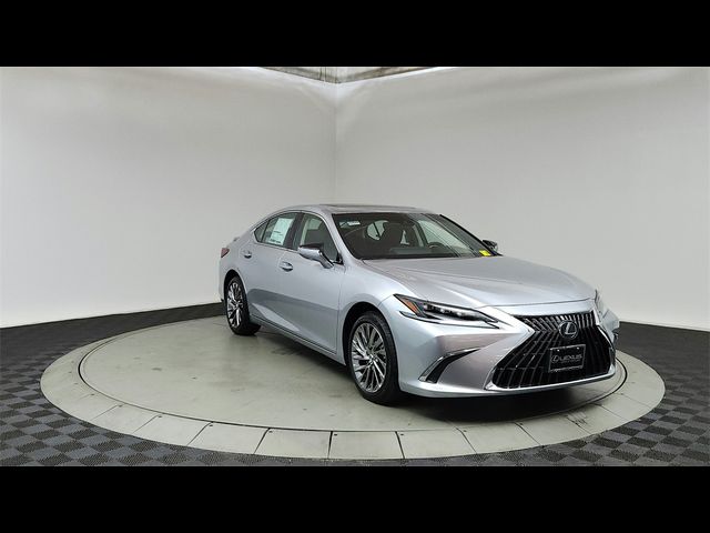 2025 Lexus ES 300h Luxury