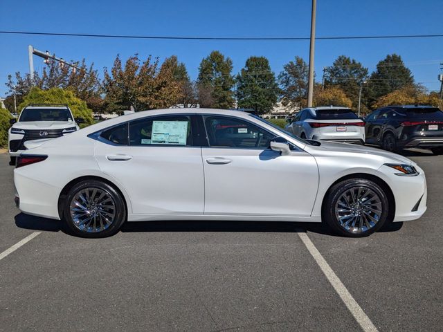 2025 Lexus ES 300h Luxury