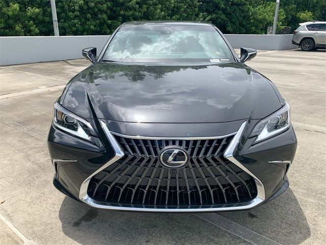 2025 Lexus ES 300h Luxury