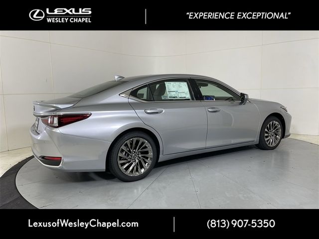 2025 Lexus ES 300h Luxury