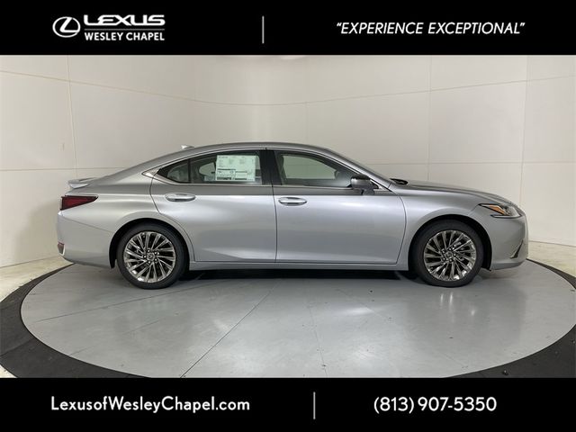 2025 Lexus ES 300h Luxury