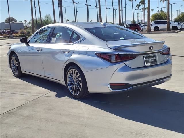 2025 Lexus ES 300h Luxury