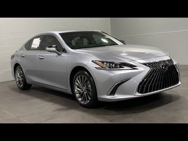 2025 Lexus ES 300h Luxury