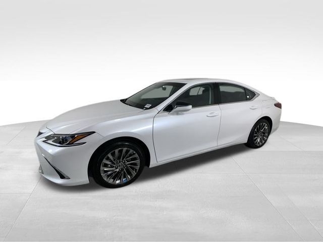 2025 Lexus ES 300h Luxury