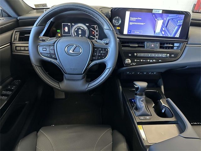 2025 Lexus ES 300h Luxury