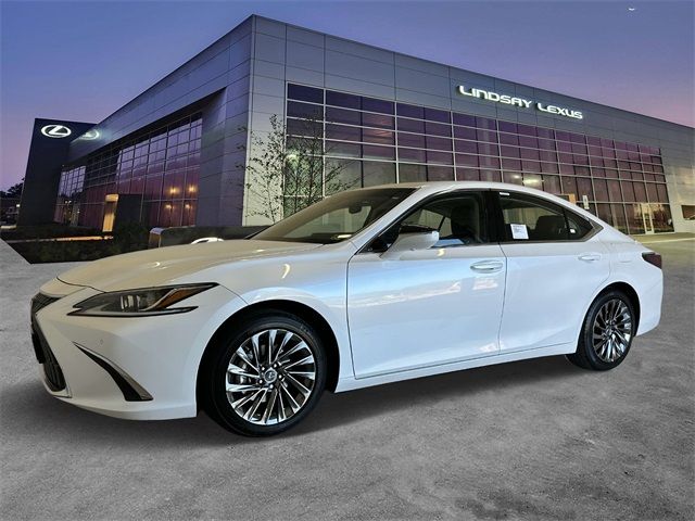 2025 Lexus ES 300h Luxury