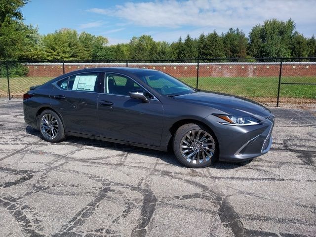 2025 Lexus ES 300h Luxury