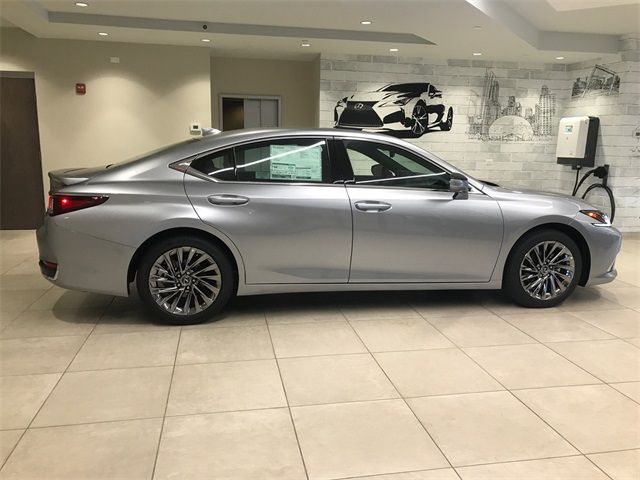 2025 Lexus ES 300h Luxury