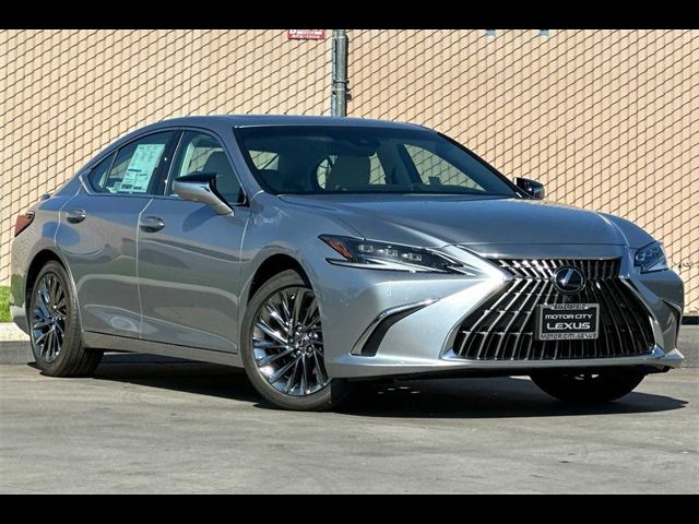 2025 Lexus ES 300h Luxury