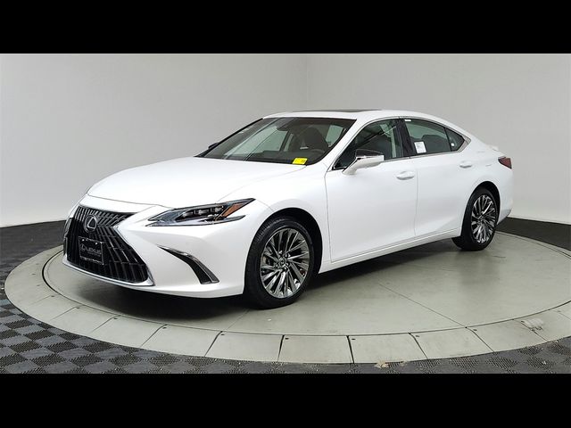 2025 Lexus ES 300h Luxury