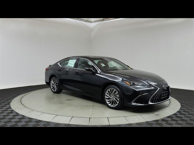 2025 Lexus ES 300h Luxury