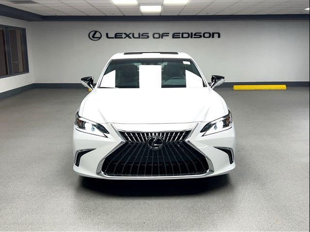 2025 Lexus ES 300h Luxury