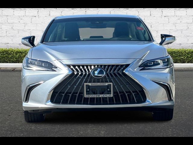 2025 Lexus ES 300h Luxury