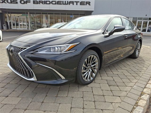 2025 Lexus ES 300h Luxury