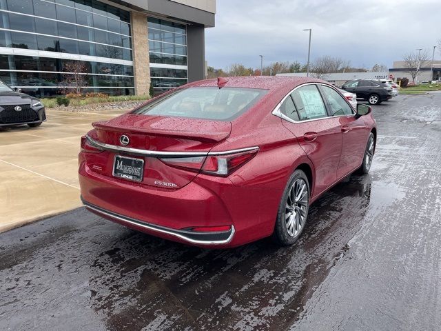 2025 Lexus ES 300h Luxury