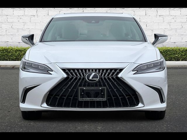 2025 Lexus ES 300h Luxury