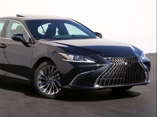 2025 Lexus ES 300h Luxury