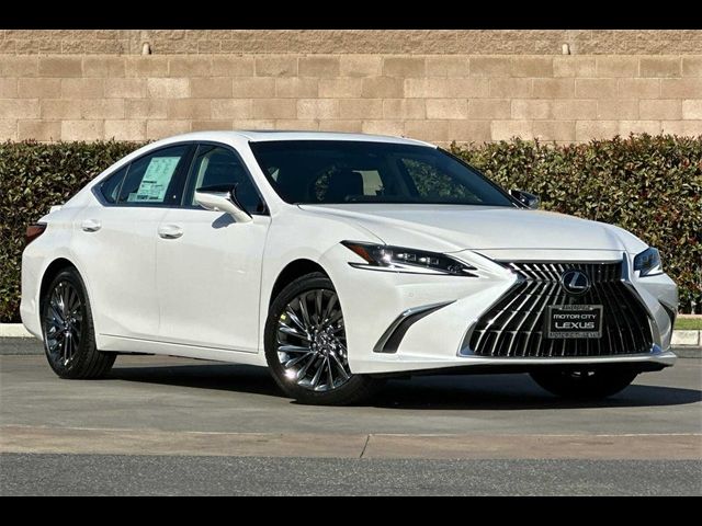 2025 Lexus ES 300h Luxury