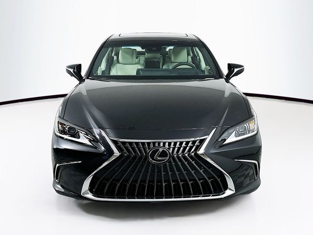 2025 Lexus ES 300h Luxury