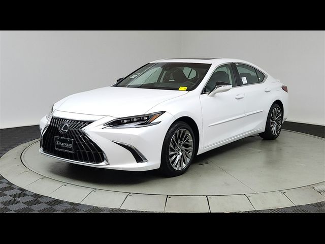 2025 Lexus ES 300h Luxury