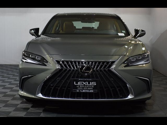 2025 Lexus ES 300h Luxury