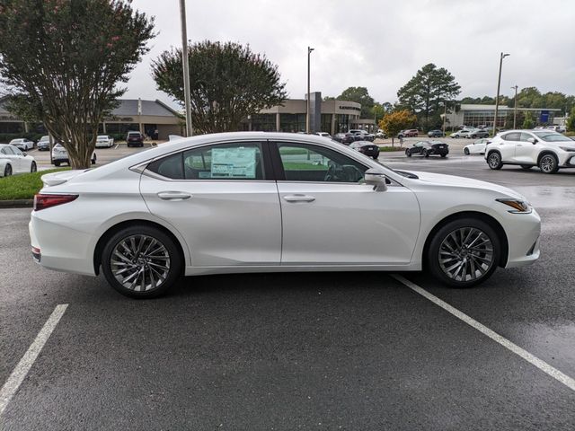 2025 Lexus ES 300h Luxury