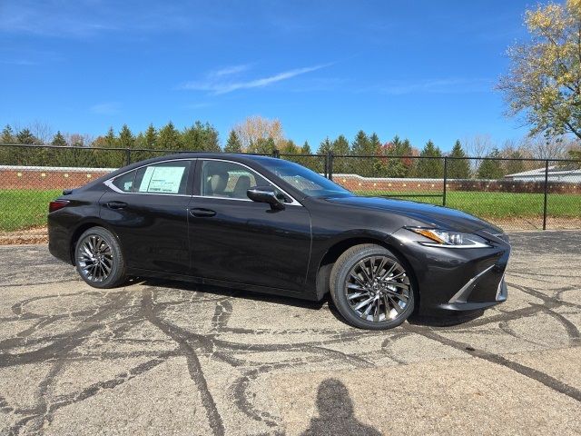 2025 Lexus ES 300h Luxury