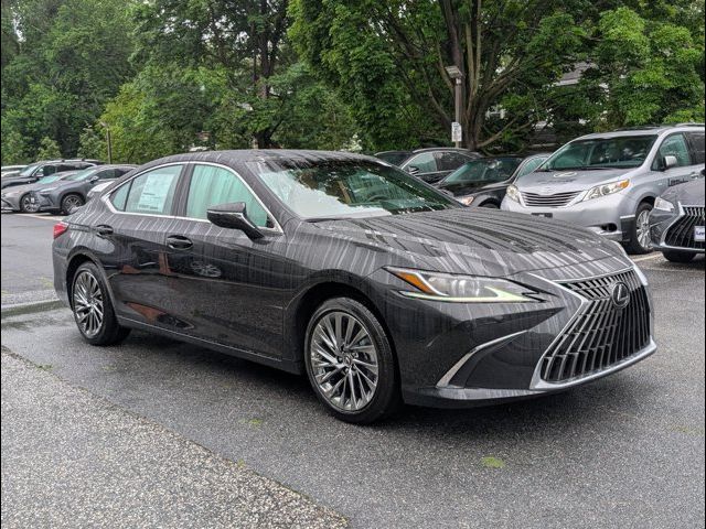 2025 Lexus ES 300h Luxury