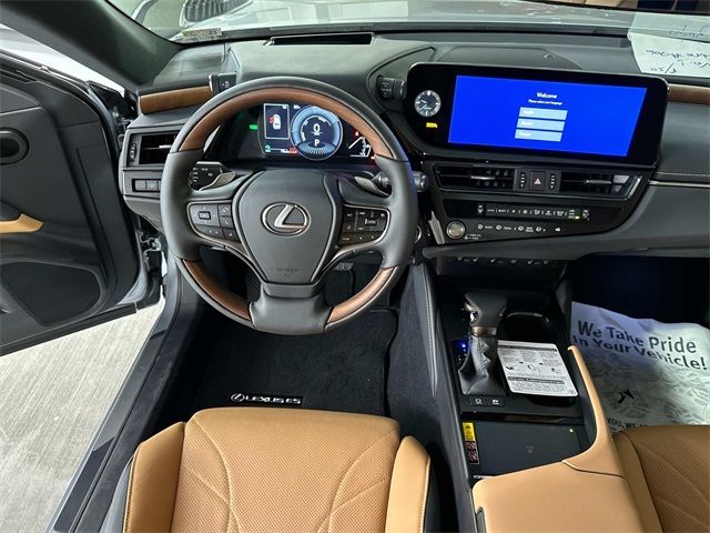 2025 Lexus ES 300h Ultra Luxury