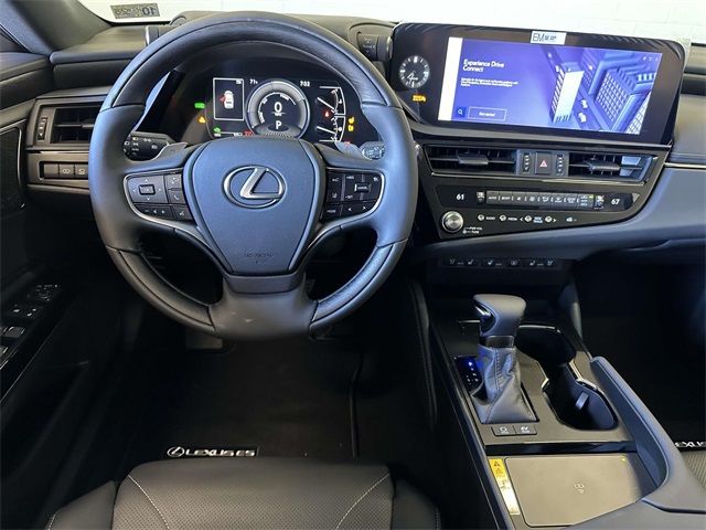 2025 Lexus ES 300h Ultra Luxury